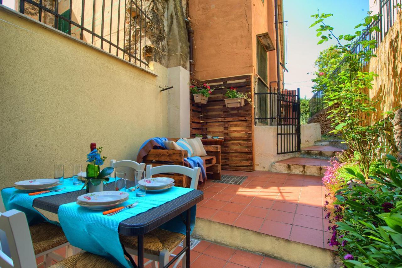 Casa A 2 Passi Dal Mare Con Patio Privato Villa Imperia Exterior photo